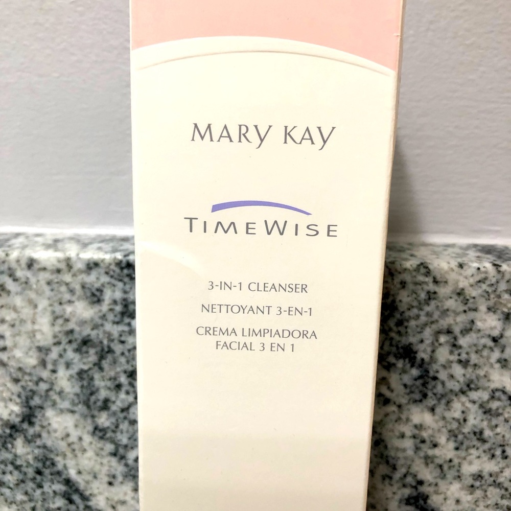 Mary Kay Timewise 3 in 1 Cleanser for combination/oily skin